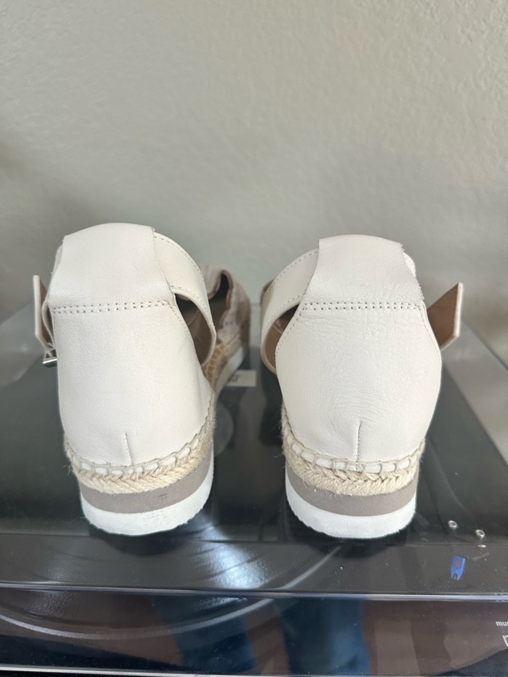 Gianni Bini Espadrille Sandals Tan Perforated Leather Ankle Strap Womens 8.5 - Picture 5 of 8